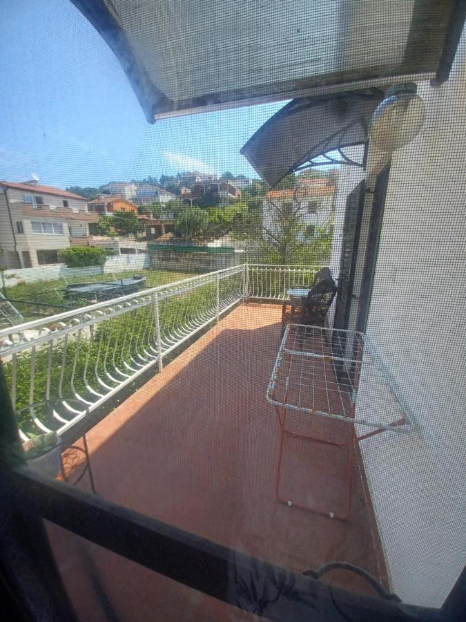 Apartment Bunjo'S Beach House Трогир Экстерьер фото