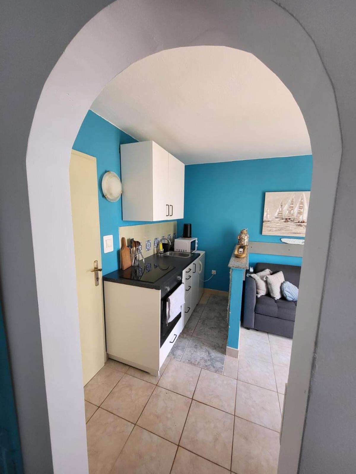 Apartment Bunjo'S Beach House Трогир Экстерьер фото