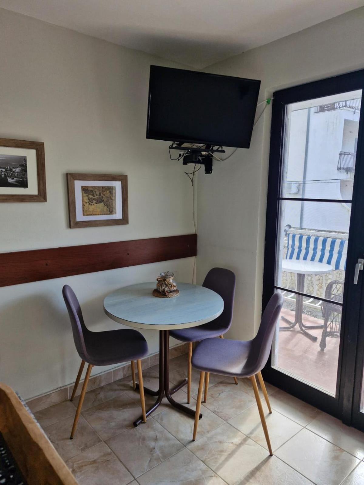 Apartment Bunjo'S Beach House Трогир Экстерьер фото
